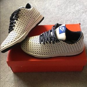 Women’s Nike Dunk Low Supreme